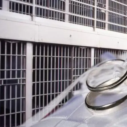 أرجنتينية تتزوج قاتل شقيقتها التوأم