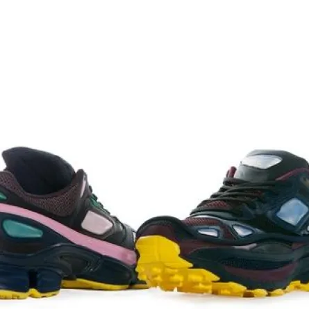 أديداس تتعاون مع مصمم "ديور" راف سيمونز