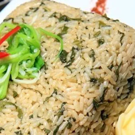 الأرز مع السبانخ على مائدتكِ