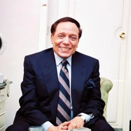 الزعيم يبدأ "العراف"