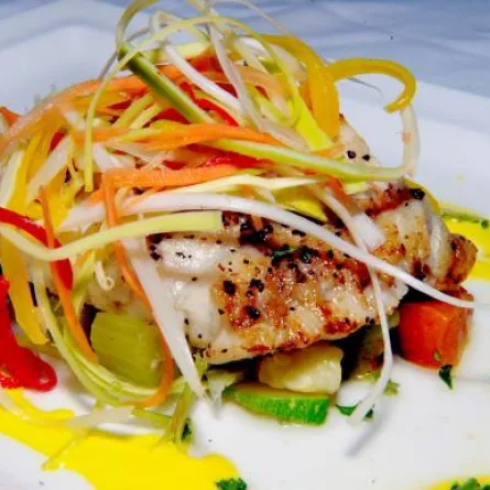 لا تفوّتي الهامور بالزعفران للغداء