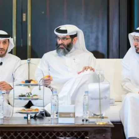 المرأة الإماراتية.. هل حققت التوازن بين العمل والأسرة؟