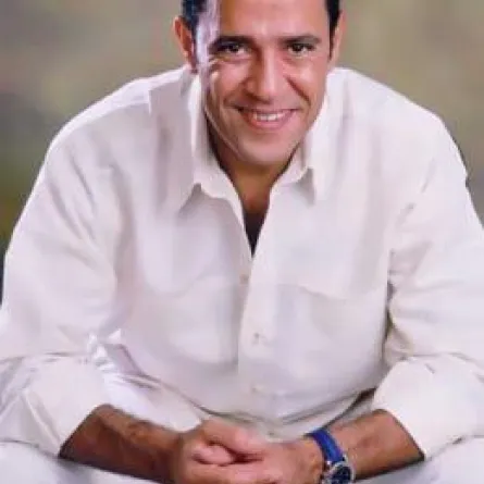 بعد الصور العارية هل سيتنازل أشرف عبد الباقي عن حقه؟