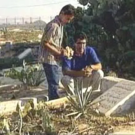 لماذا تنكر عساف لمعلمه الأول صاحب أغنية "علي الكوفية"؟