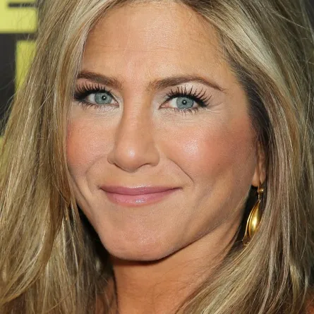 Jennifer Aniston تعترف بأنّها تحبّ السبّ والشتم