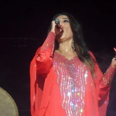 دينا حايك تتألق بالقفطان والعلم المغربي