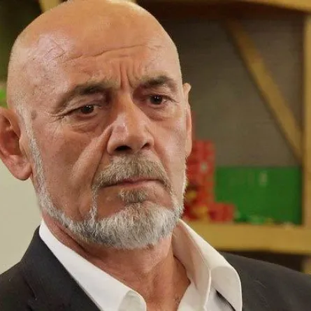 والد جلنار الستيني يتزوج من مدرّسة فلسفة