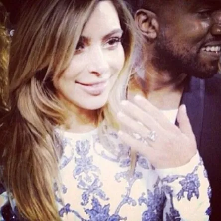 الصور الأولى لخطوبة Kim Kardashian وخاتمها الماسيّ
