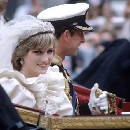 فضائح العائلة المالكة البريطانية الجنسية...عري وخيانة