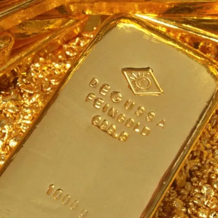 24 سبيكة ذهبيَّة في مرحاض طائرة