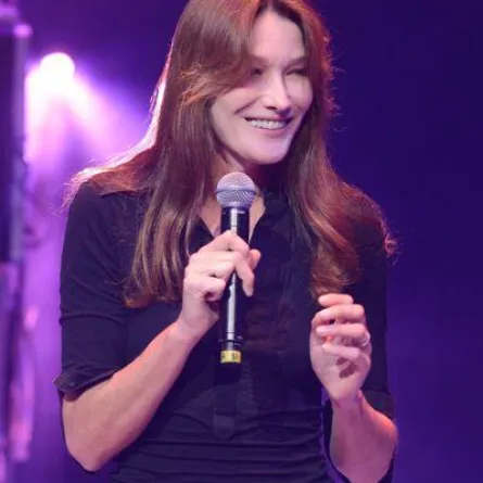 Carla Bruni تطلق ألبومها الجديد