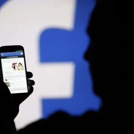 فيس بوك يقبض على مشتبه به