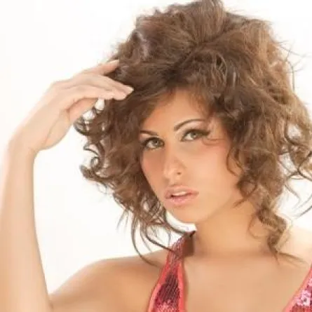 اتهام مي سليم بالنصب وملحن مصري يهددها باللجوء للقضاء!