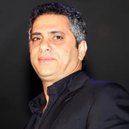 هل فقد فضل شاكر أعصابه؟