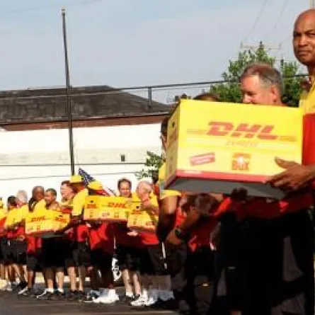 30 ألف بيتزا إلى أفغانستان تدخل موسوعة "غينيس"