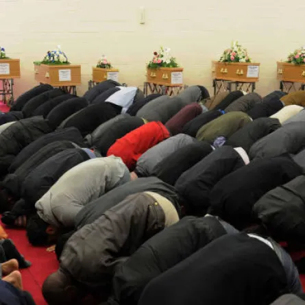 مسجد يفرض غرامات على كلّ مصلّ يرنّ جوّاله