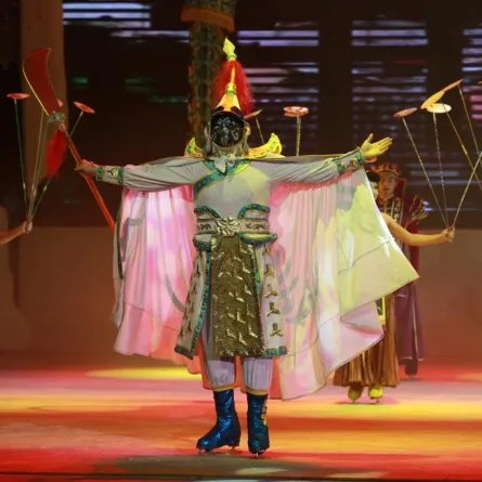 جمعة حافلة بمعرض وسيرك على الجليد في دبي مول