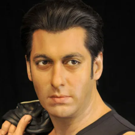 اتهام 5 من نجوم "بوليوود" بالقتل