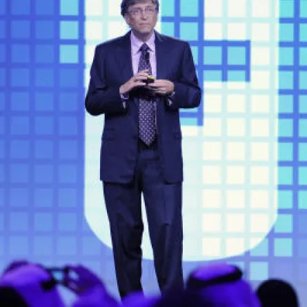 بيل غيتس يعمل للأطفال والشيخ محمد بن زايد يتبرع لهم