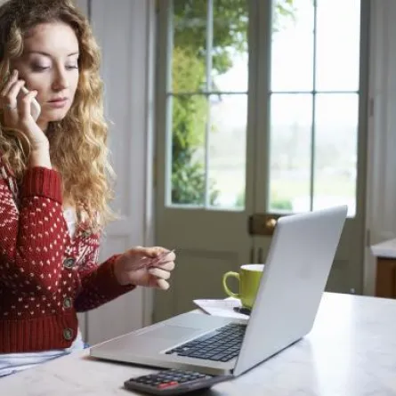 الدماغ يحدد طريقة مسك الموبايل