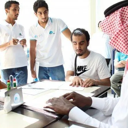 سعوديات يبتكرن قائمة طعام للمكفوفين