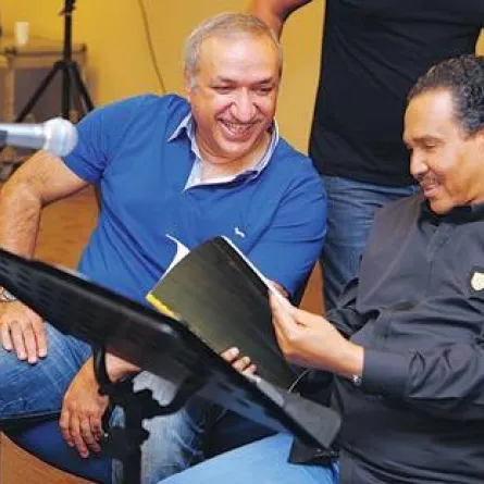 بعد ثلاثة أعوام محمد عبده يعانق جمهوره بالأغنيات