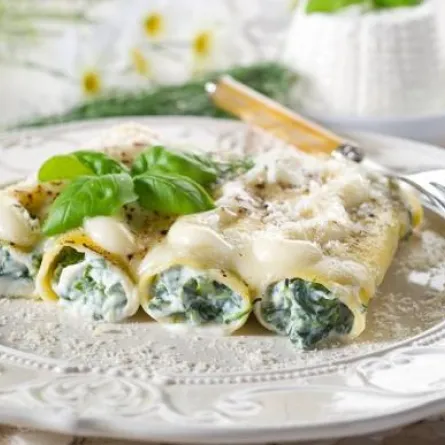 "كانيلوني" بالجبن والسبانخ