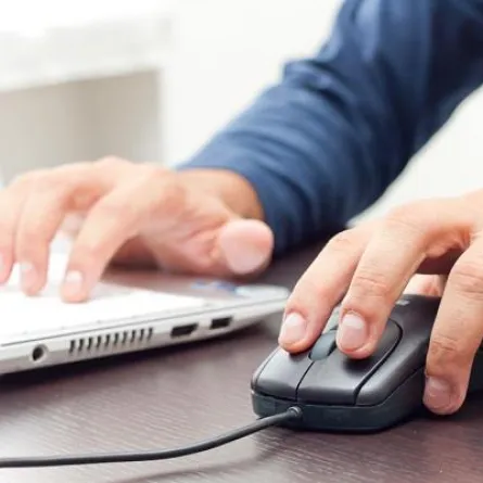 حرب إلكترونية بين طلبة وأساتذة جامعات الكويت!