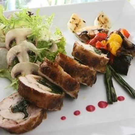 كيف تحشين الدجاج بالسبانخ؟