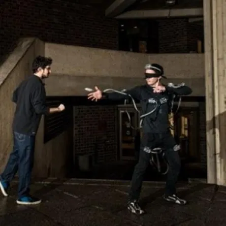 بدلة "سبايدر مان" للكشف عن المخاطر !