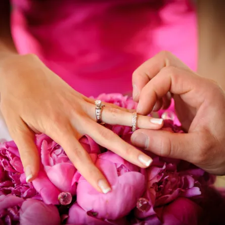 كيف تختارين خاتم زفافك؟