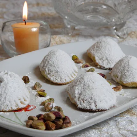 المعمول بالفستق الحلبي