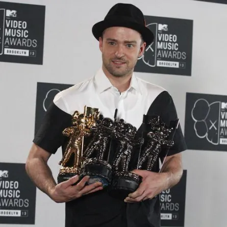 Justin Timberlake يملك مسرح الـ MTV ويحصد 4 جوائز