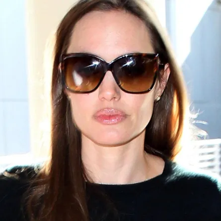 مشاهير يكرهون مواقع التواصل الاجتماعي من Pattinson إلىjolie