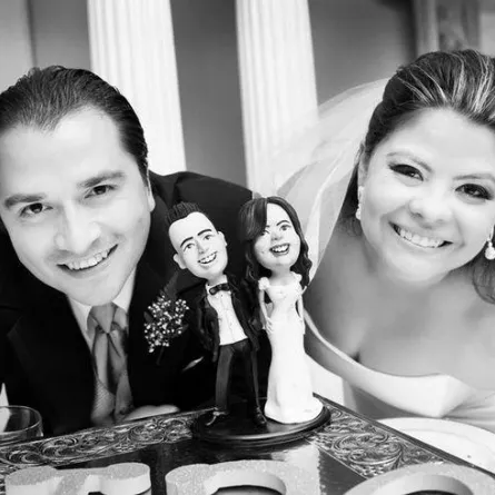 زيّني كيكة زفافك بالمجسّمات الصغيرة!