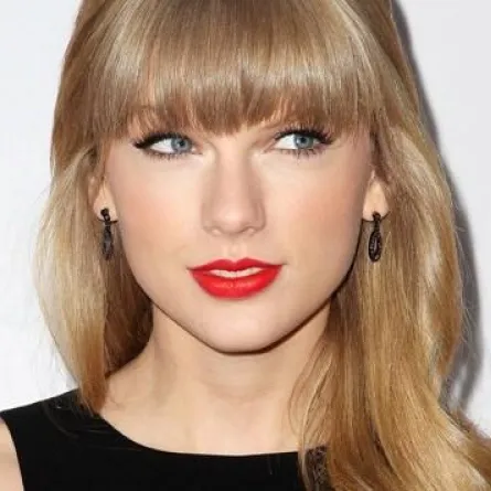 تايلور سويفت الاولى مبيعاً وخيرياً لعام 2012