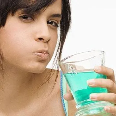 غسول الفم يزيد من خطر النوبات القلبية