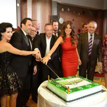 "مين الأول" يسلّم وائل جائزته وإليسا تغيب بداعي المرض