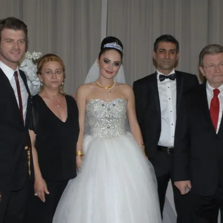 مهند يعلن موعد زواجه في حفل زفاف شقيقه جيم