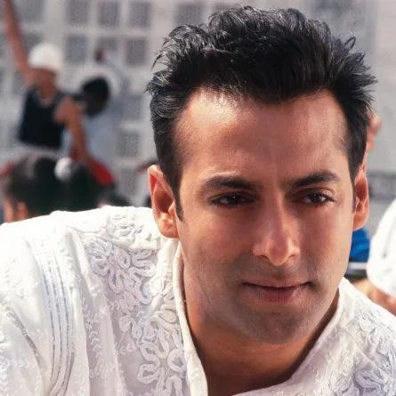 Salman Khan  يواجه عقوبة بالسجن 10 أعوام بتهمة القتل