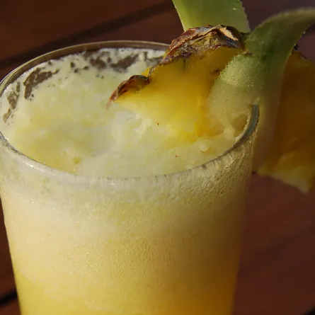 عصير الاناناس بالليمون وقصب السكر