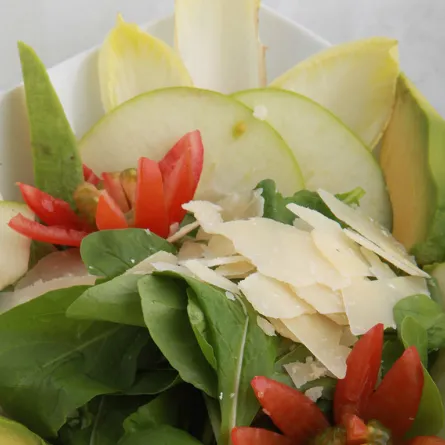 سلطة الأفوكادو والانديف