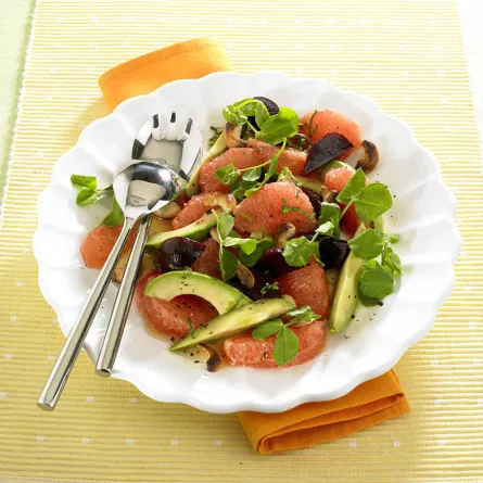 سلطة الليمون الهندي والأفوكادو والشمندر