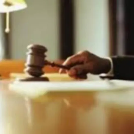 أب بريطاني يجرم بحق بناته