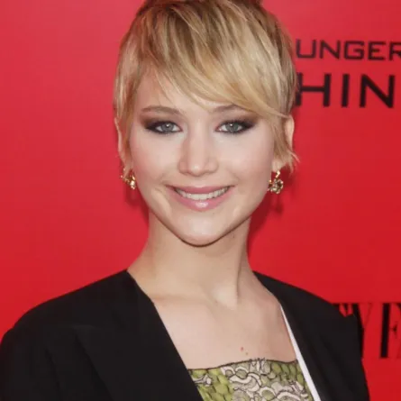 صورة مضحكة لـ Jennifer Lawrence وهي طالبة