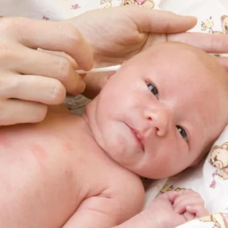 العناية بنظافة مولودك من شهر 1-6 