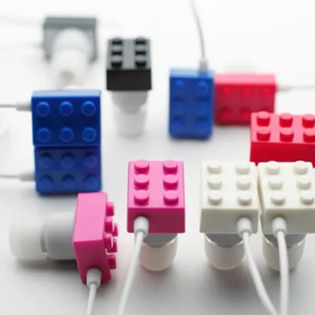 أغرب 4 سمّاعات للأذنين