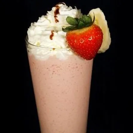 كوكتيل الفراولة مع الكريما
