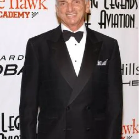 زوجان إلى المريخ دعماً للعلم في أمريكا