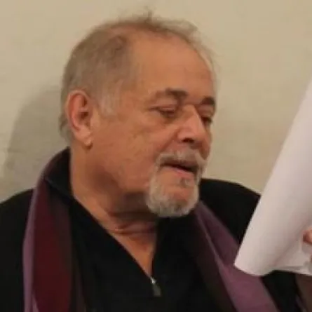 ما حقيقة استعانة محمود عبد العزيز بدوبلير؟